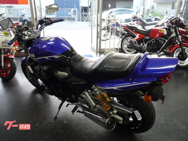 ヤマハ XJR1300 オーリンズフルアジャスタブルサス搭載モデル