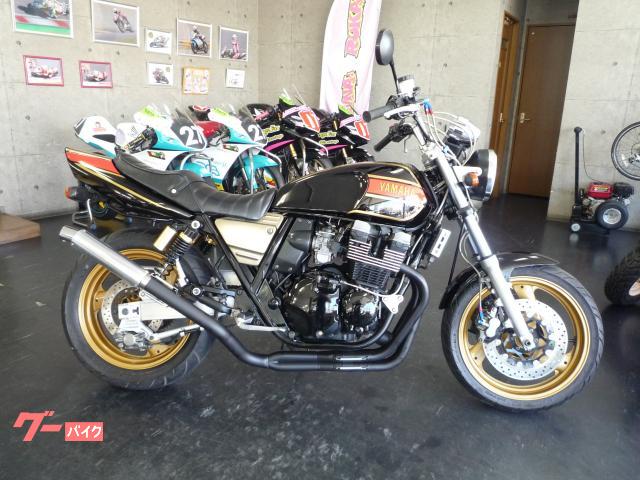 ＸＪＲ４００Ｒ　ＮＥＷウレタンオールペイントＲＺ赤黒　ゴールドホイール　９６ｙ
