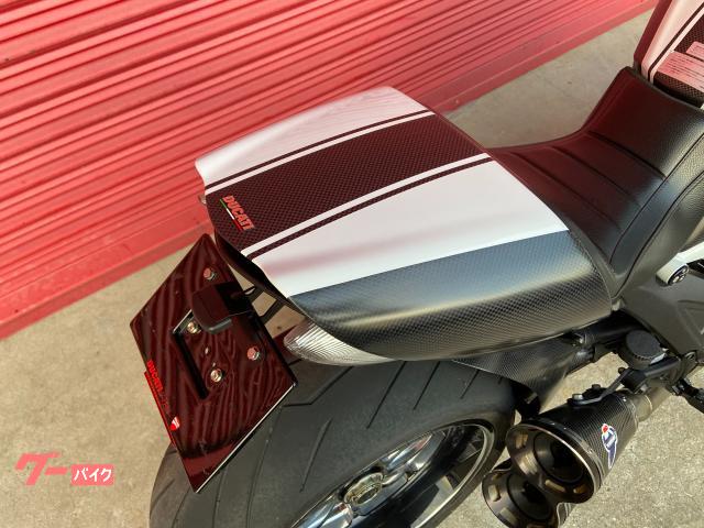 ディアベル用　カーボンファイバー マフラー　ドゥカティ ディアベル用 カーボンファイバー マフラー ドゥカティ （Webike
