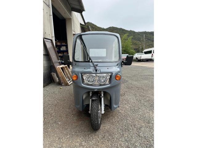トライク・250cc・バックギア付き トライク APトライク250 3人乗 水冷単気筒4サイクル LED