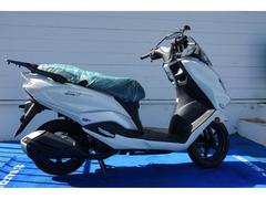 スズキ　バーグマンストリート１２５ＥＸ　　２０２５年モデル　パールグレイスホワイト