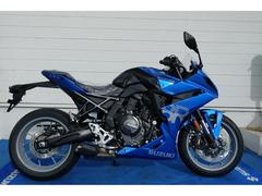 スズキ　ＧＳＸ−８Ｒ　　２０２５年モデル　トリトンブルー　クイックシフター付き