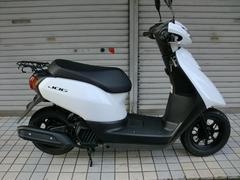 ヤマハ　ＪＯＧ　インジェクションモデル　水冷４サイクルエンジン　ホワイト