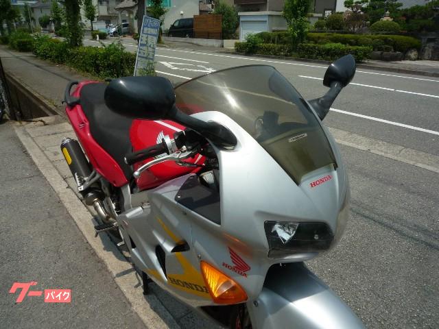 ホンダ ＶＦＲ８００ ５０周年限定モデル 逆輸入車 ＡＲＲＯＷサイレンサー｜バイクショップ ロード☆スター｜新車・中古バイクなら【グーバイク】