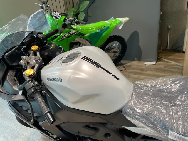 カワサキ Ninja ZX－4R SE｜（株）八尾カワサキ 本店
