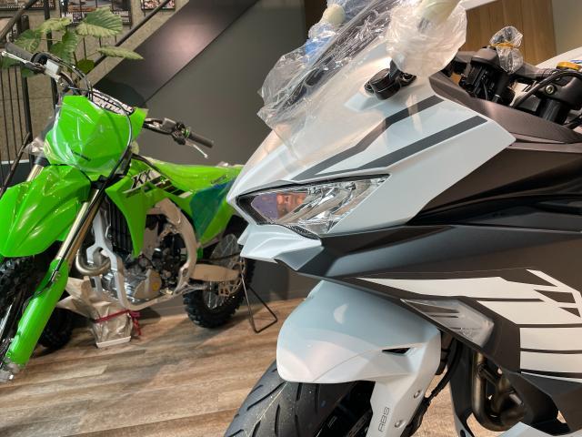 カワサキ Ninja ZX－4R SE｜（株）八尾カワサキ 本店