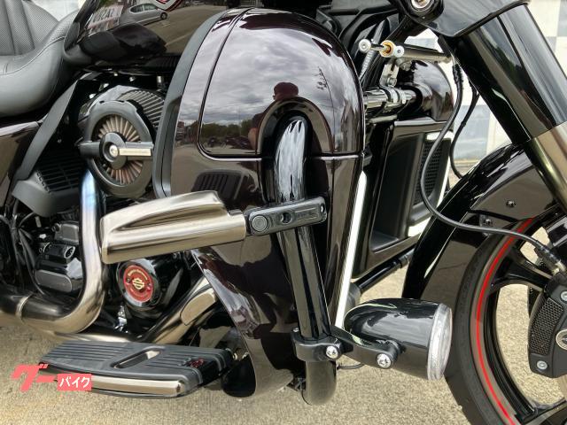 HARLEY－DAVIDSON CVO FLHTCUTGSE トライ