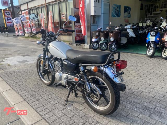 ヤマハ YB125SP シフトインジケーター標準装備 タンデムバー付