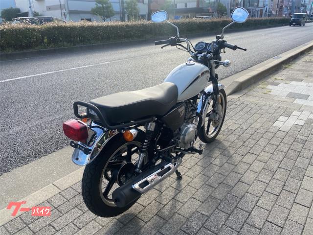 ヤマハ YB125SP シフトインジケーター標準装備 タンデムバー付