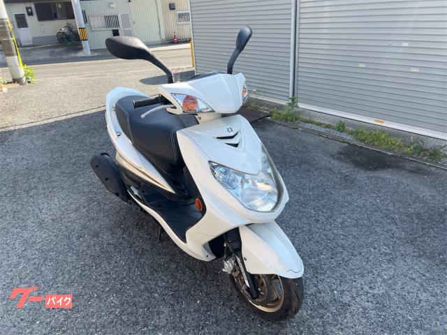 軽整備済‼️シグナスx 白　オイル新品　プラグ新品　配送可能　現車確認可能 ヤマハ シグナスX 2型 インジェクションモデル 台湾仕様 バッテリー