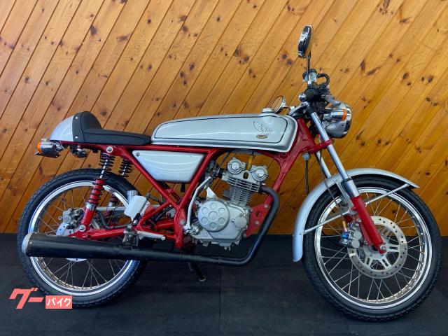 HONDA Dream50ドリーム50 シートテールカウル　赤　純正品　未使用 HONDA Dream50ドリーム50 シートテールカウル赤純正品未使用