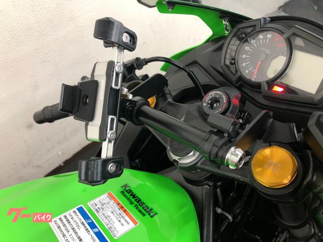 カワサキ Ninja ZX－25R SE フレームスライダー標準装備