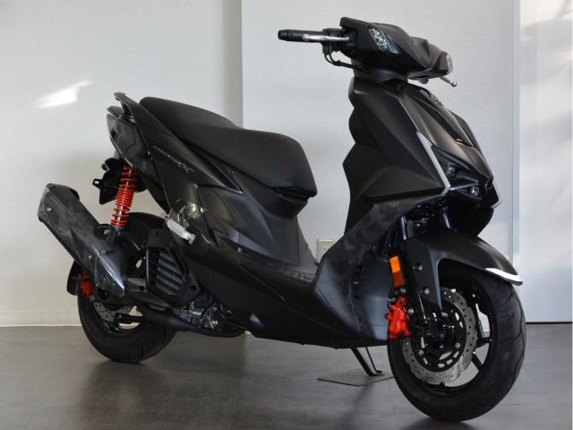 ヤマハ　シグナスX　1型(キャブモデル)　実働中古美車　サイドスタンド付き　オイル交換後渡し　ナンバー登録書類あり ヤマハ シグナスX ニューモデル｜YSP大阪箕面｜新車・中古バイク