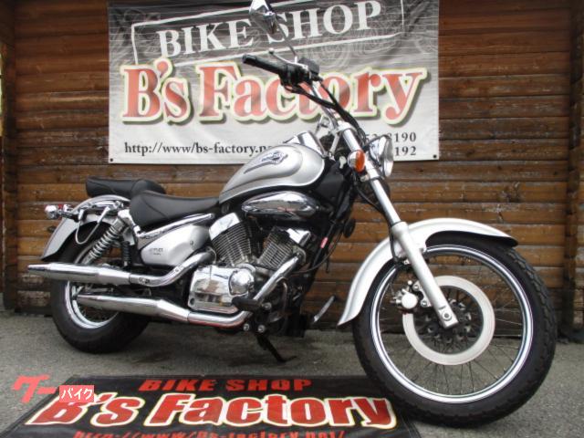 イントルーダーＬＣ２５０　Ｋ１モデル　サイドバッグサポートフレーム左右装着