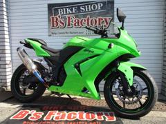カワサキ　Ｎｉｎｊａ　２５０Ｒ　ＢＥＥＴ　ＮＡＳＳＥＲＴ　フルエキチタンマフラー装備