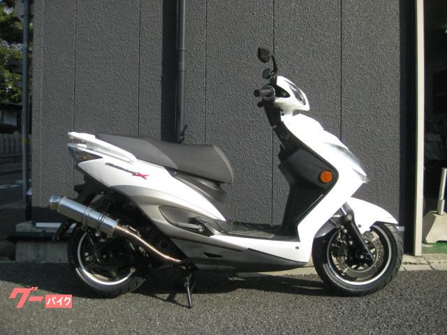 シグナスＸ　ＳＲ　３型　タイヤ前後・バッテリー新品　社外マフラー