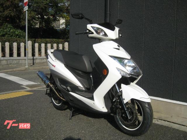 シグナスX125　SR　低走行　バッテリー・プラグ・後タイヤ新品　スペアキー有　Eオイル交換済 ヤマハ シグナスX SR 3型 タイヤ前後・バッテリー新品 社外