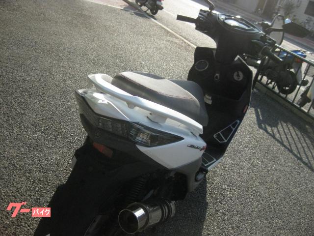ヤマハ シグナスX SR 3型 タイヤ前後・バッテリー新品 社外 ヤマハ シグナスX SR 3型 タイヤ前後・バッテリー新品 社外