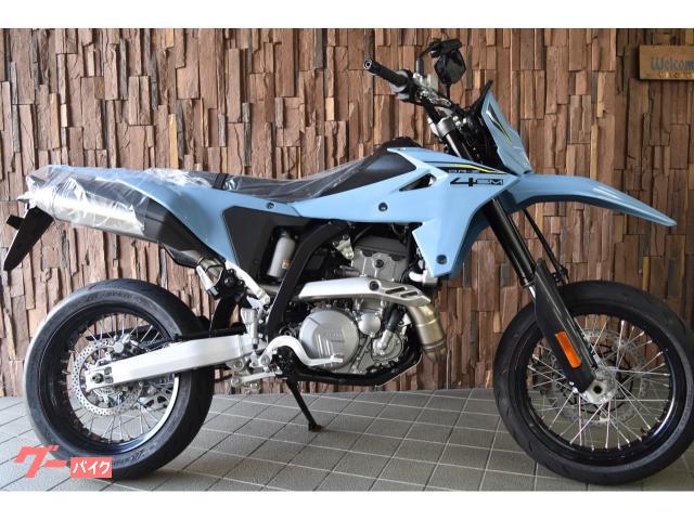 ＤＲ−Ｚ４ＳＭ　ＡＢＳ　２０２６年モデル　ドライブモードセレクター　トラクションコントロール　電子スロットル　前後１７インチタイヤ