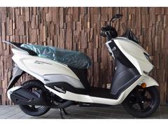 スズキ　バーグマンストリート１２５ＥＸ　最新２０２６年モデル　日本仕様　サイレントスタートシステム　リヤキャリア付き　パールホワイト新色