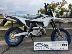スズキ　ＤＲ−Ｚ４ＳＭ　２０２５年モデル