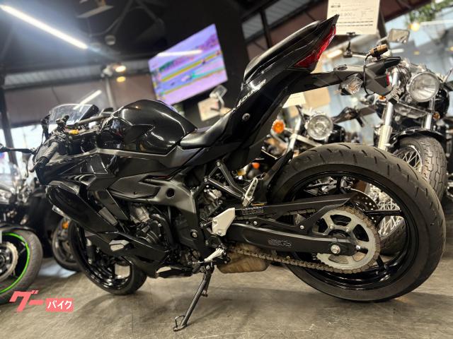 rerere　黒 SCREAM！ 17000rpm再び Kawasaki ZX-25R – WEB Mr.Bike