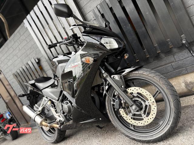 ホンダ CBR250R ブラック カスタムマフラー ヘルメットホルダー
