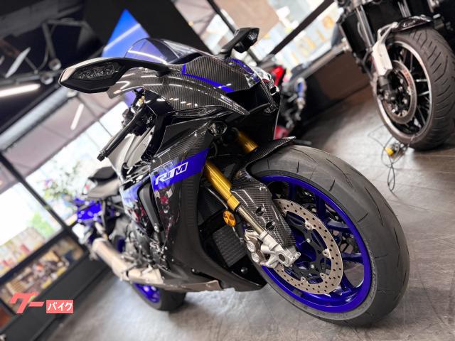 ヤマハ YZF－R1M ブラック／シルバー／ブルー フェンダーレス