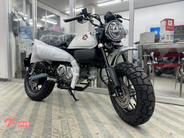 モンキー１２５　５速マニュアル　空冷単気筒エンジン　倒立式フロントフォーク　１チャンネルＡＢＳ　１２インチアルミキャストホイール