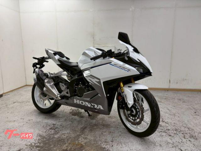 ＣＢＲ２５０ＲＲ　ＥＴＣ付き　倒立フロントフォーク　パールグレアホワイト　ハザードスイッチ　トラクションコントロール