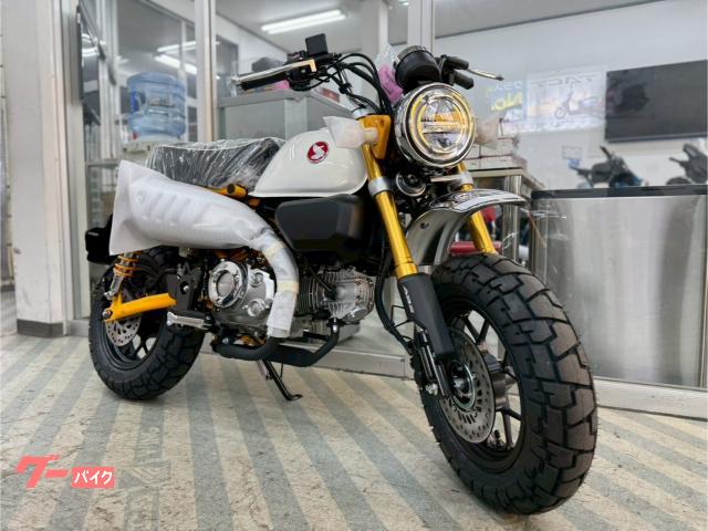 モンキー１２５　５速マニュアル　倒立式フロントフォーク＆ツインリアショック　１２インチアルミキャストホイール　単眼メーター
