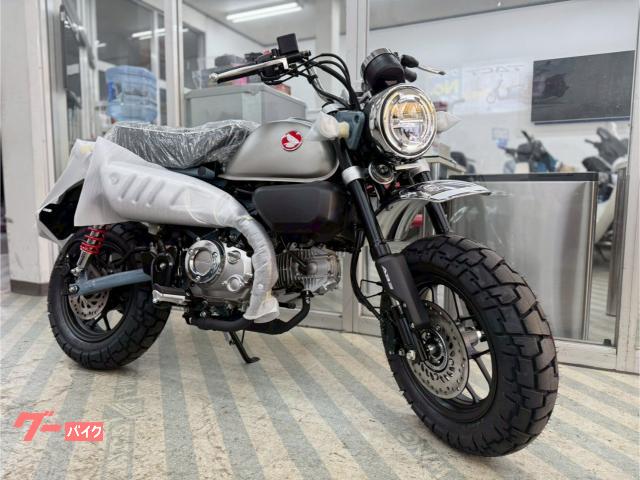 モンキー１２５　５速マニュアル　倒立式フロントフォーク＆ツインリアショック　１２インチアルミキャストホイール　単眼メーター