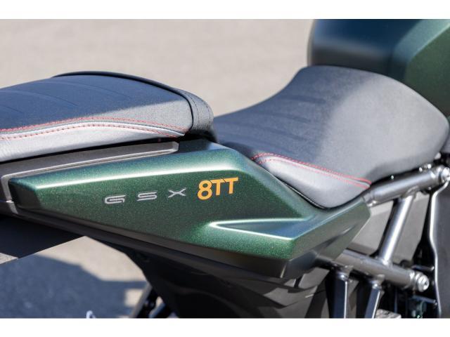 スズキ GSX－8TT 2026年最新モデル パールマットシャドー