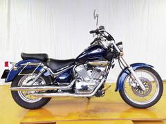 スズキ　イントルーダーＬＣ２５０　　２００５年モデル　キャブレター　空冷２気筒エンジン搭載