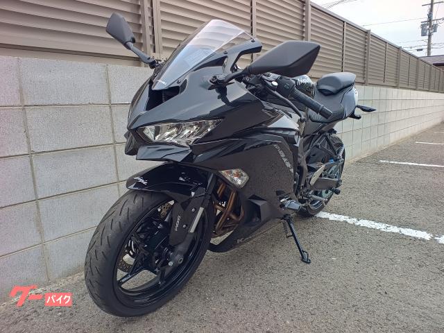 カワサキ Ninja ZX－25R 2021年モデル ブラック 中古車