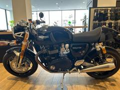 ＴＲＩＵＭＰＨ　スラクストン１２００ＲＳ