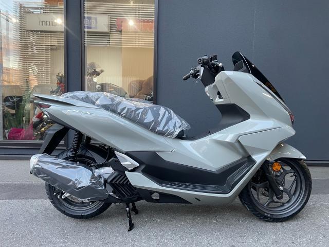 ホンダ PCX 2025年モデル ABS LED スマートキー