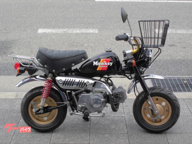モンキー　　１９８５年モデル　６Ｖ　社外リアショック　ゴールドショートハンドル　フロントバスケット　ゴールドホイル