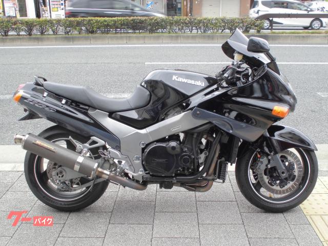 ＺＺ−Ｒ１１００　Ｄ型　１９９８年モデル　ヨシムラマフラー　ハーフカウル仕様　フェンダーレス　カスタムシート