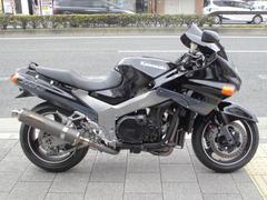 カワサキ　ＺＺ−Ｒ１１００　Ｄ型　１９９８年モデル　ヨシムラマフラー　ハーフカウル仕様　フェンダーレス　カスタムシート