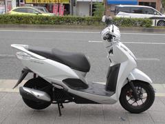 ホンダ　リード１２５　　　２０１８年モデル　ホットグリップ付き　ホワイトカラー　ヘルメット二つ収納