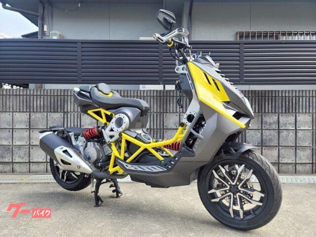 ドラッグスター１２５　アンスラサイトイエロー　正規ディーラー中古車　片持ちスイングアーム　アルミステップボード　バーエンドミラー