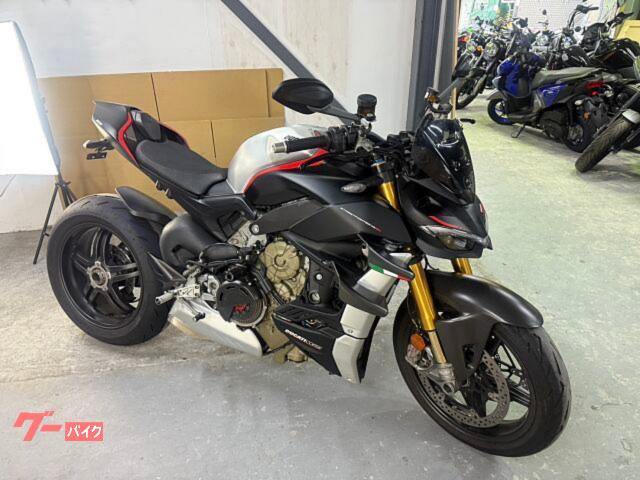 ストリートファイターＶ４ＳＰ　フレームスライダー　カーボンオープンクラッチカバー　ＥＴＣ付き　フェンダーレス　カーボンホイール