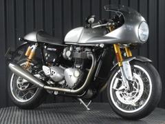 ＴＲＩＵＭＰＨ　スラクストン１２００Ｒ　オプションカフェレーサーカウル付き　オーリンズリアサスペンション