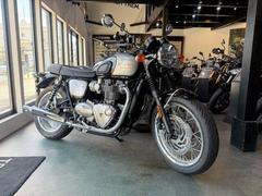 ＴＲＩＵＭＰＨ　ボンネビルＴ１２０　アイコンエディション　サファイアブラック／アルミニウムシルバー　新車