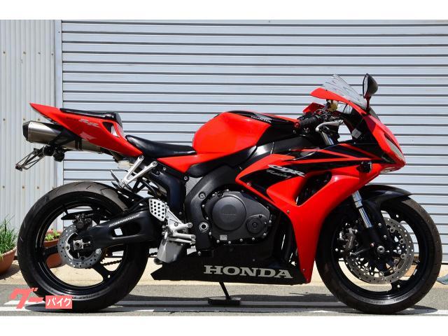 ホンダ ＣＢＲ１０００ＲＲ ＳＣ５７後期 アクラポヴィッチ フェンダレス ＬＥＤヘッドライト ハンドル改｜モトファクトリー  ＨＯＰＰＥＲ｜新車・中古バイクなら【グーバイク】