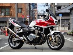 ホンダ　ＣＢ１３００Ｓｕｐｅｒ　ボルドール　　ワイバンチタンフルエキ社外サイレンサー　バックステップ　ワンオーナー