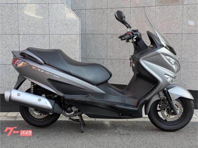 バーグマン２００　２０１９年モデル　国内仕様ワンオーナー　純正グリップヒーター前後タイヤ新品