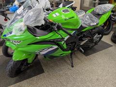 カワサキ　Ｎｉｎｊａ　ＺＸ−４ＲＲ　２０２６年最新モデル　国内仕様　新車