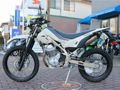 カワサキ　ＫＬＸ２３０シェルパ　ホワイティッシュベージュ　ＡＢＳ　ＬＥＤヘッドライト　スキッドプレート　ハンドガード　テーパードハンドル